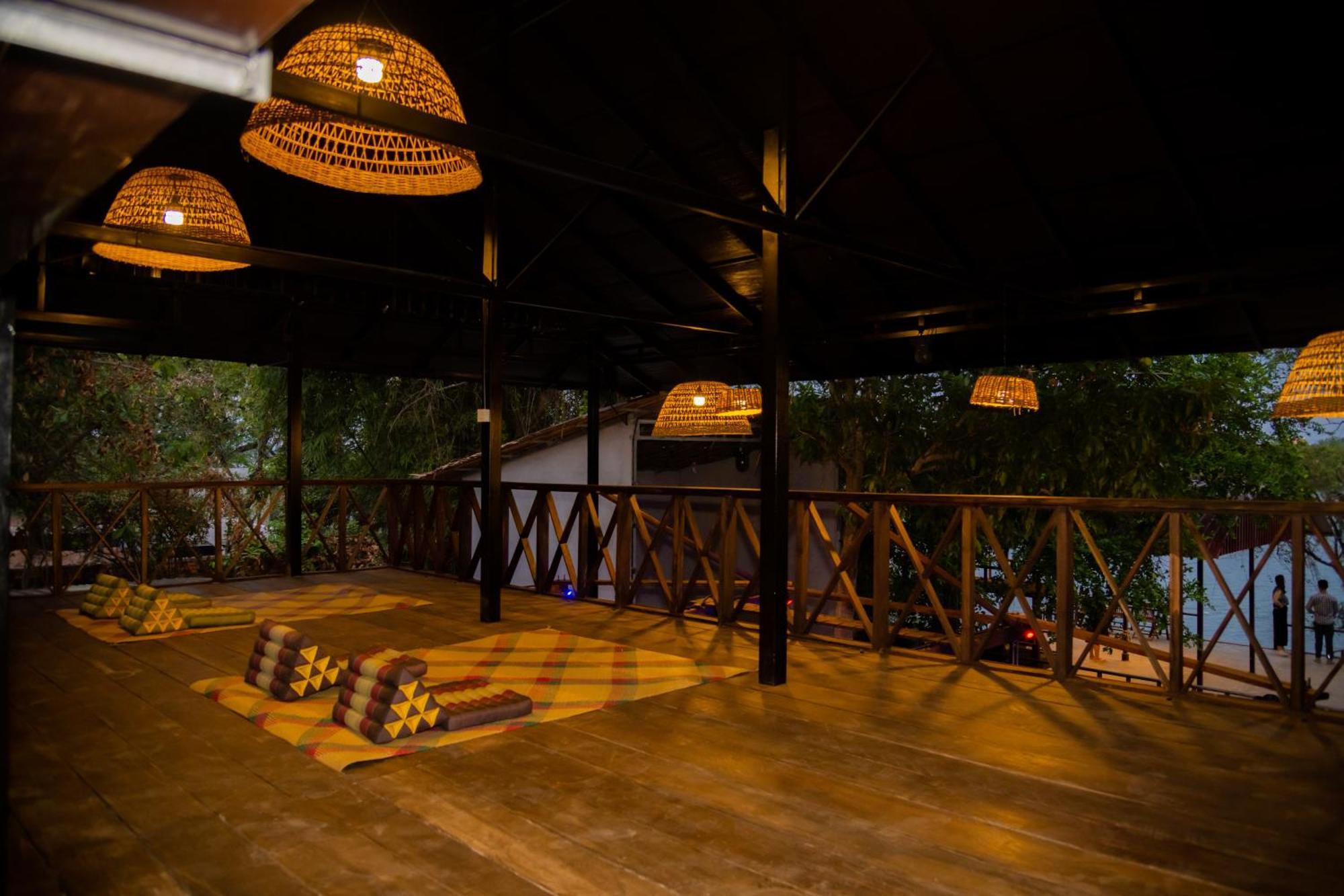 Banyan Tree Hostel Kampot Ngoại thất bức ảnh